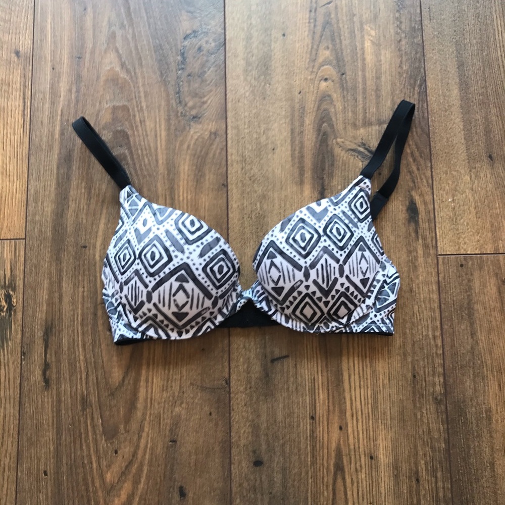 ✨Victoria’s Secret PINK Black/White Bra Sz 32B